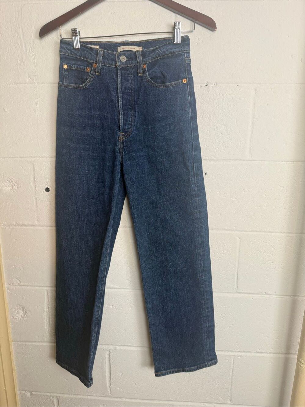 Levi’s Premium Women’s Ribcage Straight Jeans Size 27 High Rise Medium Wash Clas